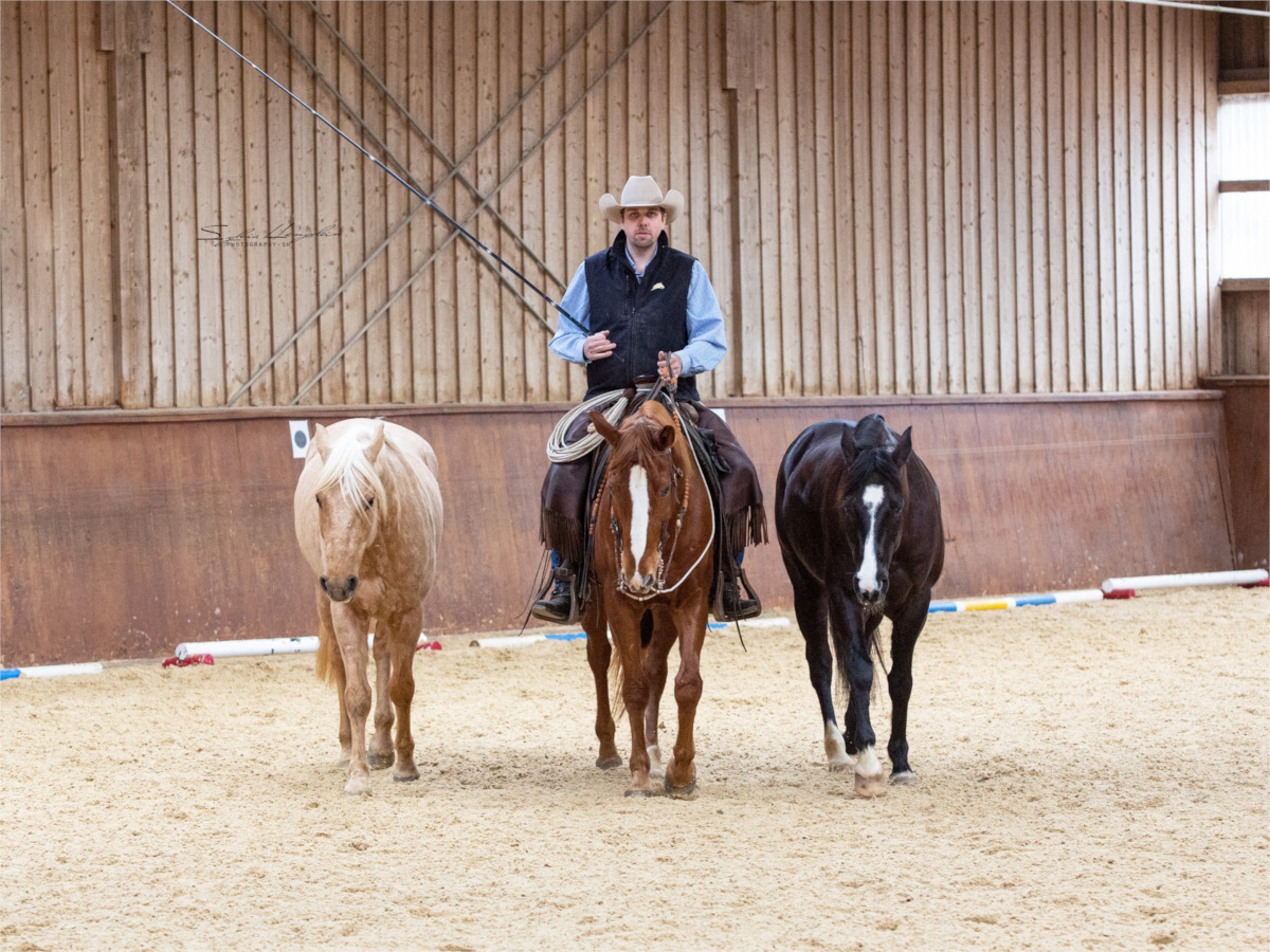 Joshua Burke mit Lazar, Blaze und Little